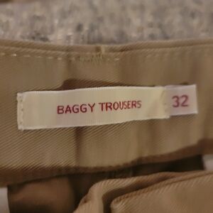 LEVI'S, Baggy Trousers, Womens PETITE, Khaki Color, Size 32x29, Straight Leg